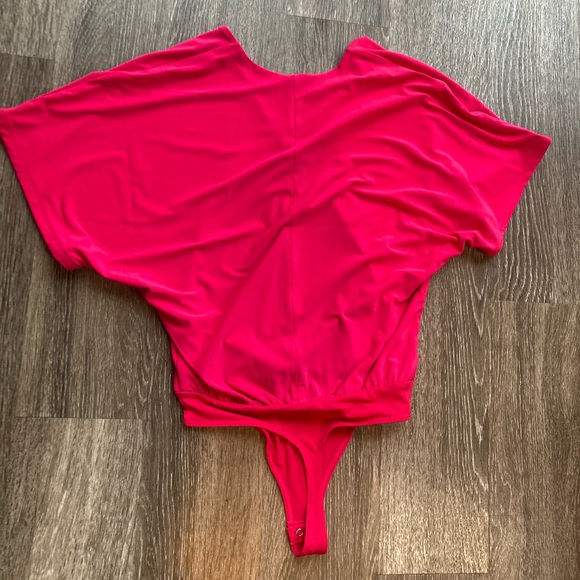 EXPRESS Bodysuit - Picture 3 of 8